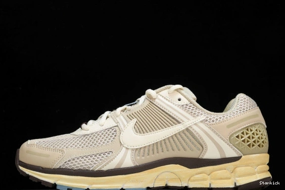  Nike Vomero  Zoom Oatmeal FB8825-111  5 0819